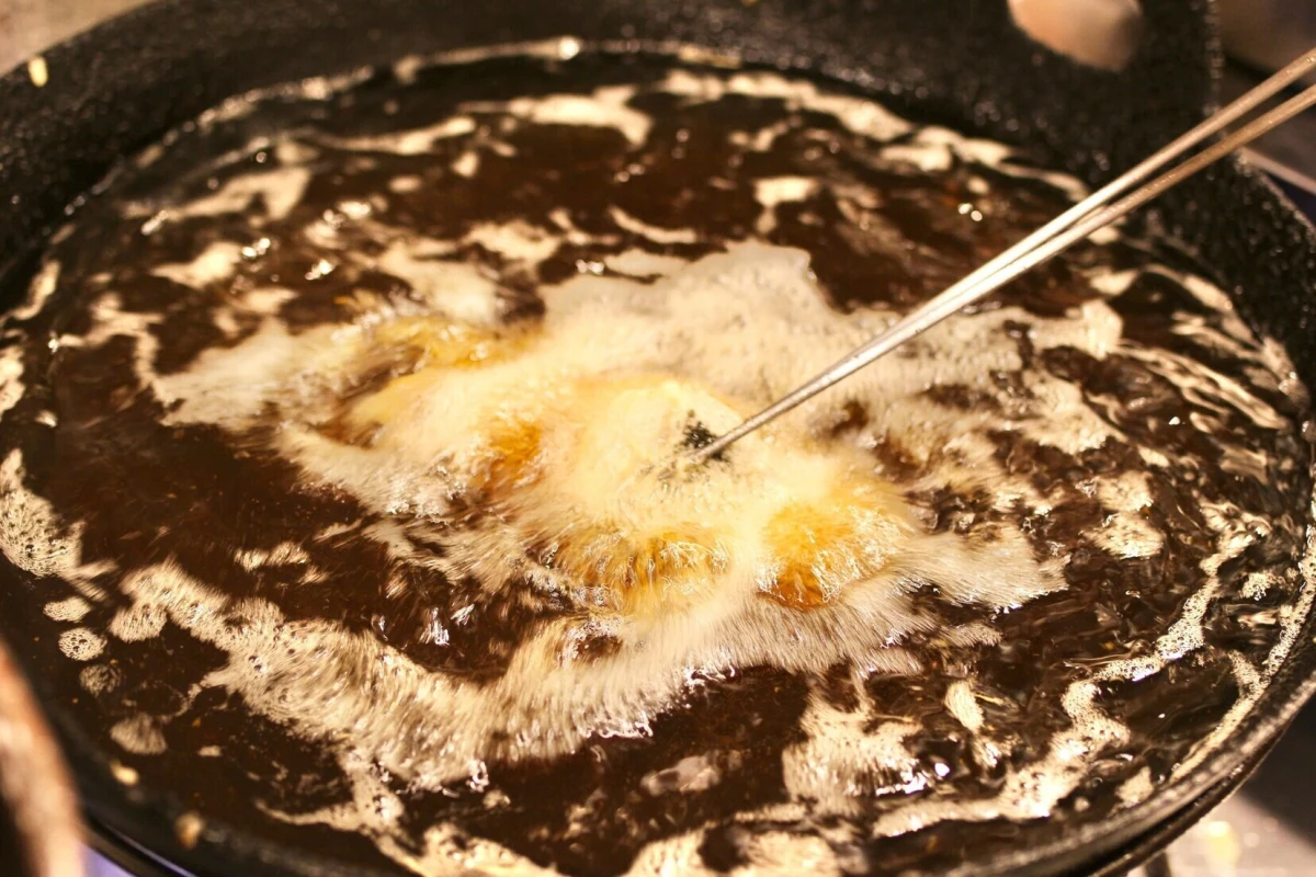 100%胡麻油で揚げる特製天ぷら | 【大将おまかせ お昼のコース】四季折々の厳選食材を使用した上品な天ぷらを当店のカウンターで + 乾杯ドリンク付き★名古屋の極上天ぷら専門店