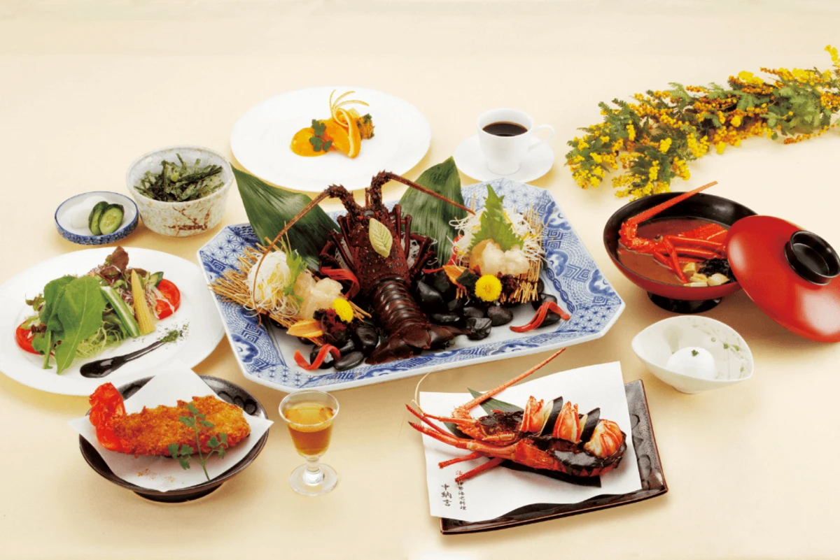 伊勢海老尽くしの贅沢ランチで、晴れの日を彩る | 【個室確約×お食い初めランチ】伊勢海老料理を堪能できる全10品｜お食い初め膳＆メッセージカード対応｜JR三宮駅徒歩1分・絶景を眺めながらお子様の健やかな成長を祝う特別なひととき