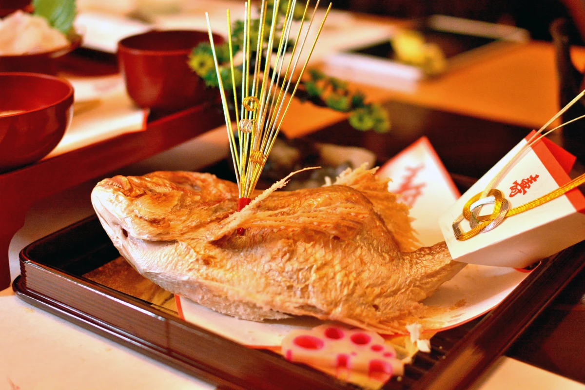 お祝いの席にふさわしい、季節を映す上質な和食 | 【個室確約・お食い初めプラン】大人の方用松花堂弁当+お子様用鯛の姿焼き付きお食い初め膳★堺の歴史ある日本料理店でお子様の成長をお祝い