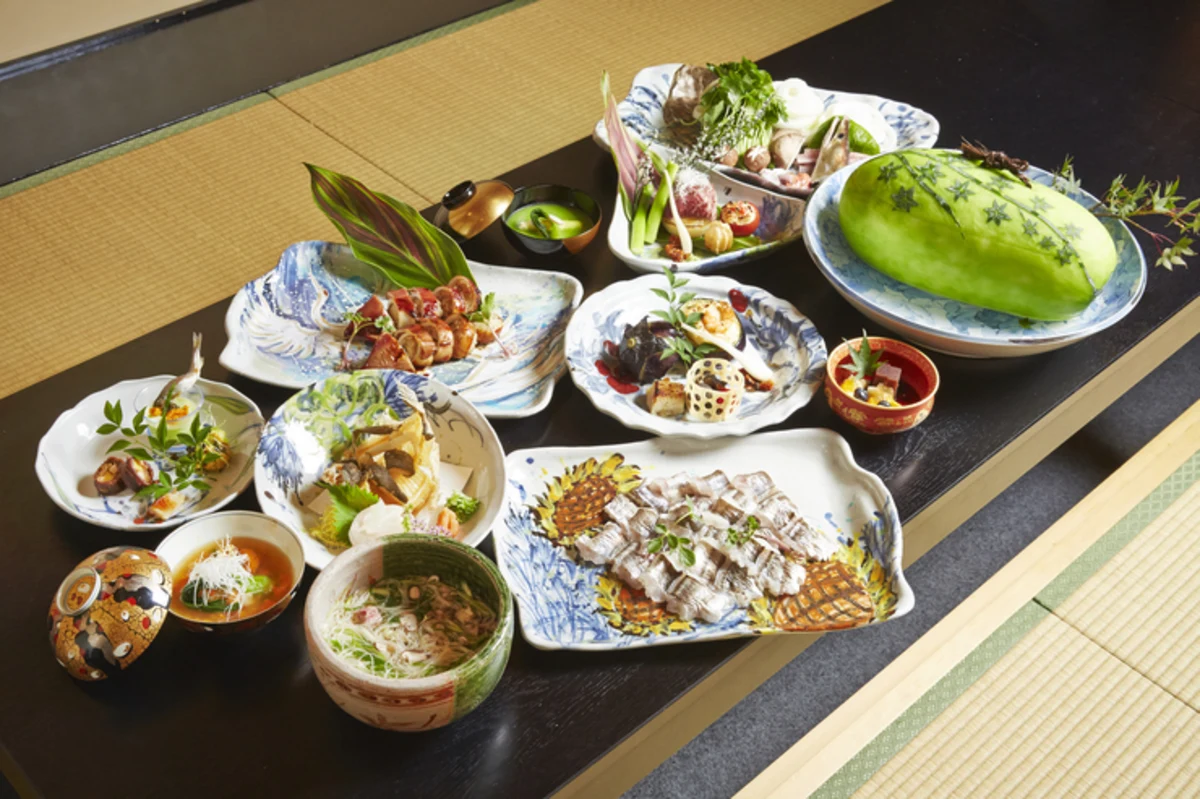特選懐石フルコース　全8品＋乾杯ドリンク付き　￥17,550/名 1