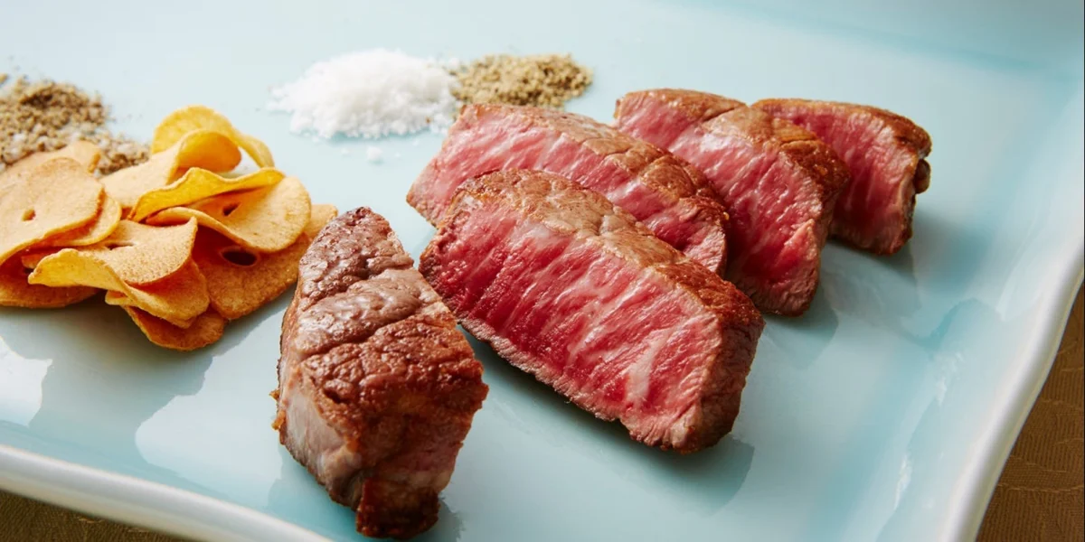 【夜景を望む特等席★記念日ディナープラン】心華やぐ感動の食体験〜フォアグラやロブスターを堪能★鉄板焼ディナーコース全7品+乾杯用スパークリングワイン+メッセージを添えたデザートプレート〜ロイヤルパークホテル最上階 / 水天宮前駅直結の写真 4