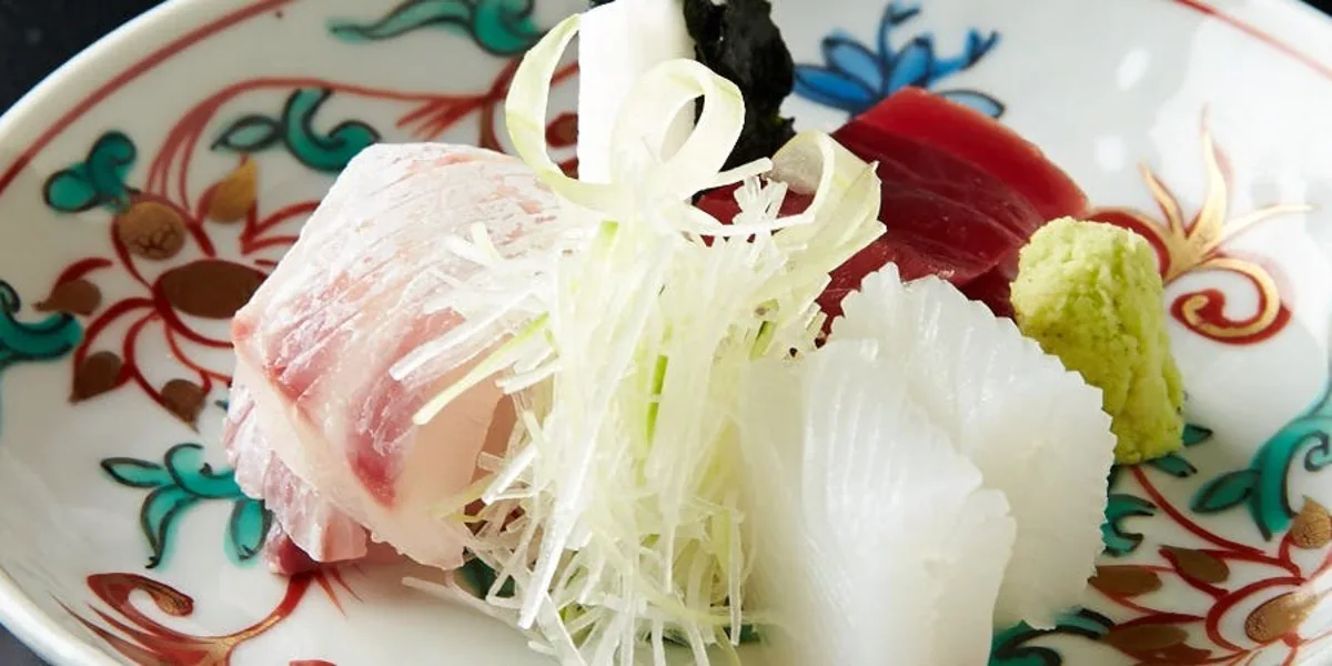 【最大10名×個室確約★お祝いディナープラン】トマトすき焼き含む全6品+乾杯用スパークリングワイン★京橋駅直結の日本料理店でおもてなしの写真 4