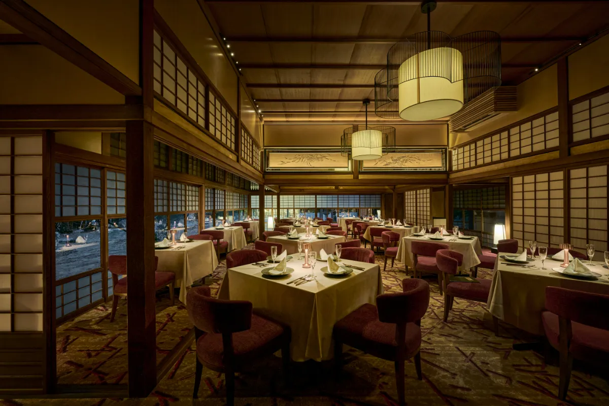 テーブル席