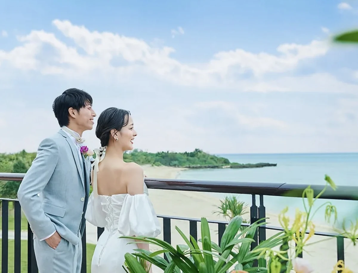 【最大60名様/個室確約×大人数のお祝いプラン】沖縄県産の食材を使用した和洋折衷フルコース＋フリードリンク★読谷の海を背景に特別感あふれるお祝い 内観/外観