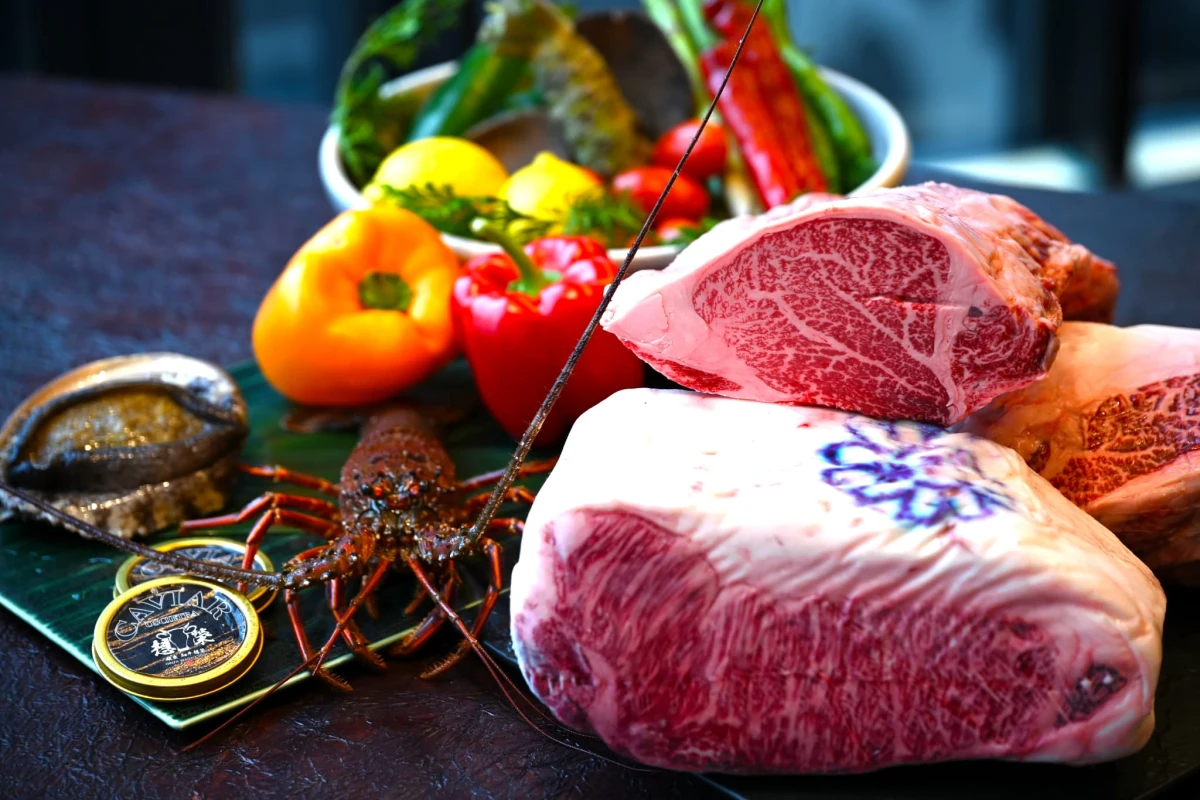 素材の魅力を最大限に引き出す匠の技★五感を刺激する至高の食体験 | 【最大12名様 / 個室有★接待・会食プラン】大人の社交場に相応しい洗練空間×至高の食体験〜料理長おまかせスペシャルディナーコース★銀座の名店でもてなす特別なひととき