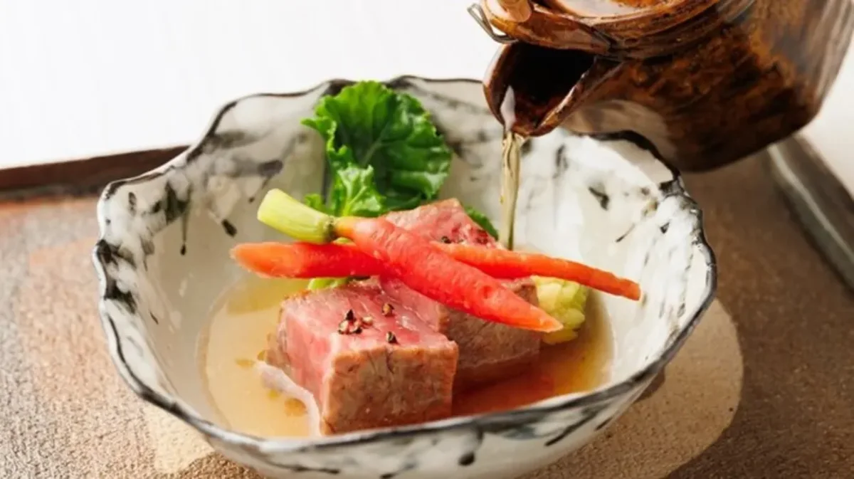 旬の食材を贅沢に使用した会席コースで祝う特別な瞬間 | 【アニバーサリープランナーの事前打ち合わせ付き/アニバーサリーディナープラン】旬の素材を愉しめるディナー会席「瑞雲」+オーダーメイドのデザートプレート★ホテルモントレ京都で記憶に残るアニバーサリーを★