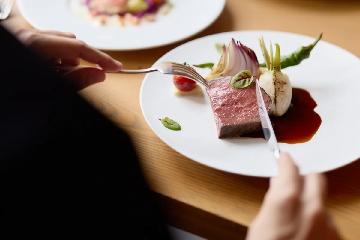 【アニバーサリープラン】★シェフおすすめ豊洲直送素材厳選コース全9品コース+乾杯ドリンク+メッセージ付デザート★豊洲駅直結の地上165mにあるホテルレストランで特別なアニバーサリーを!の写真 3