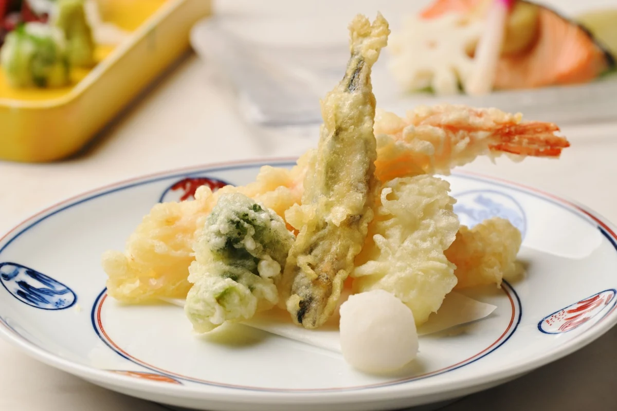 【4〜6名様 / レイクビューの個室確約★お祝いランチプラン】旬の美食に舌鼓★特別な日を彩るお祝い会席＋乾杯ドリンク〜高層階からの眺望が美しい和のプライベート空間★びわ湖大津プリンスホテル36階 料理
