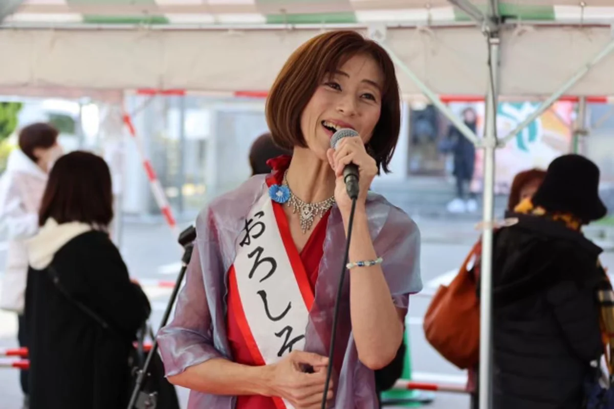 地元プロ歌手による生歌ミニコンサ－ト（歌による演出可能）※約30分
