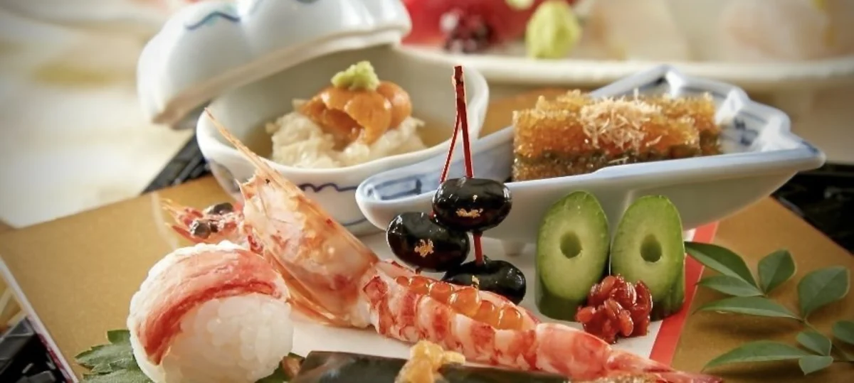 四季折々の新鮮食材を中心に使用したお祝い会席 | 【最大14名様 / 個室も選べる★大人数のお祝いプラン】四季折々の美食に舌鼓〜お祝い会席＋乾杯ドリンク＋個室料金サービス（2時間制）★本川越駅直結 / 川越プリンスホテル