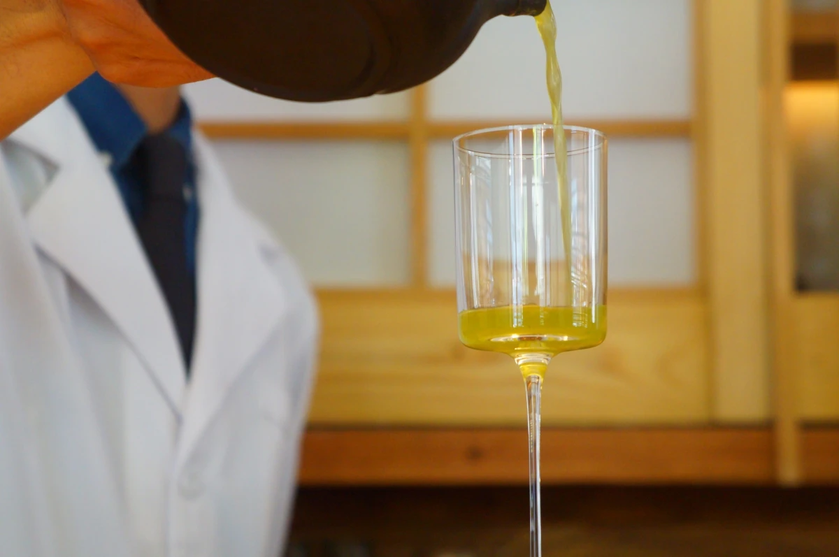 厳選した茶葉を使用した味わい深いティーカクテル | 【メッセージプレート付き★アニバーサリーディナープラン】肉・魚・パスタ全てを堪能できる絶品豪華ディナー全７品★ワンドリンクオーダー制★アクセス抜群！薬院大通り駅から徒歩5分