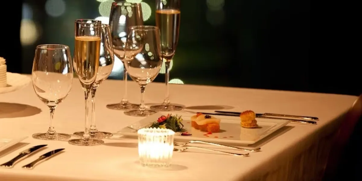 【夜景を望む個室確約★プロポーズディナー】大切な夜に贈る至高の食体験〜珠玉のフレンチコース全8品+ホールケーキ+花束+乾杯ドリンク★びわ湖大津プリンスホテル最上階の写真 5