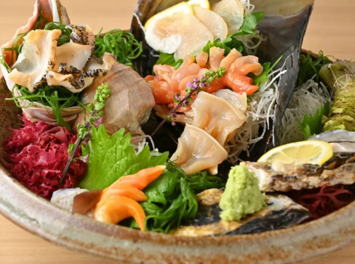 旬の貝と日本酒のマリアージュを堪能 | 【接待・会食プラン / 鮑コース】貝専門店★黒鮑や蝦夷鮑をご堪能いただけるディナーコース全8品★八丁堀駅から徒歩2分
