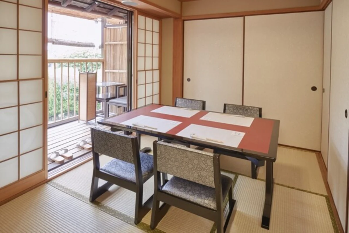 【最大10名/完全個室×顔合わせ･結納プラン】京風創作中華コース＋乾杯スパークリング付き★京都市役所前駅から徒歩2分★隠れ家でご両家の絆を深めるひとときの写真 2