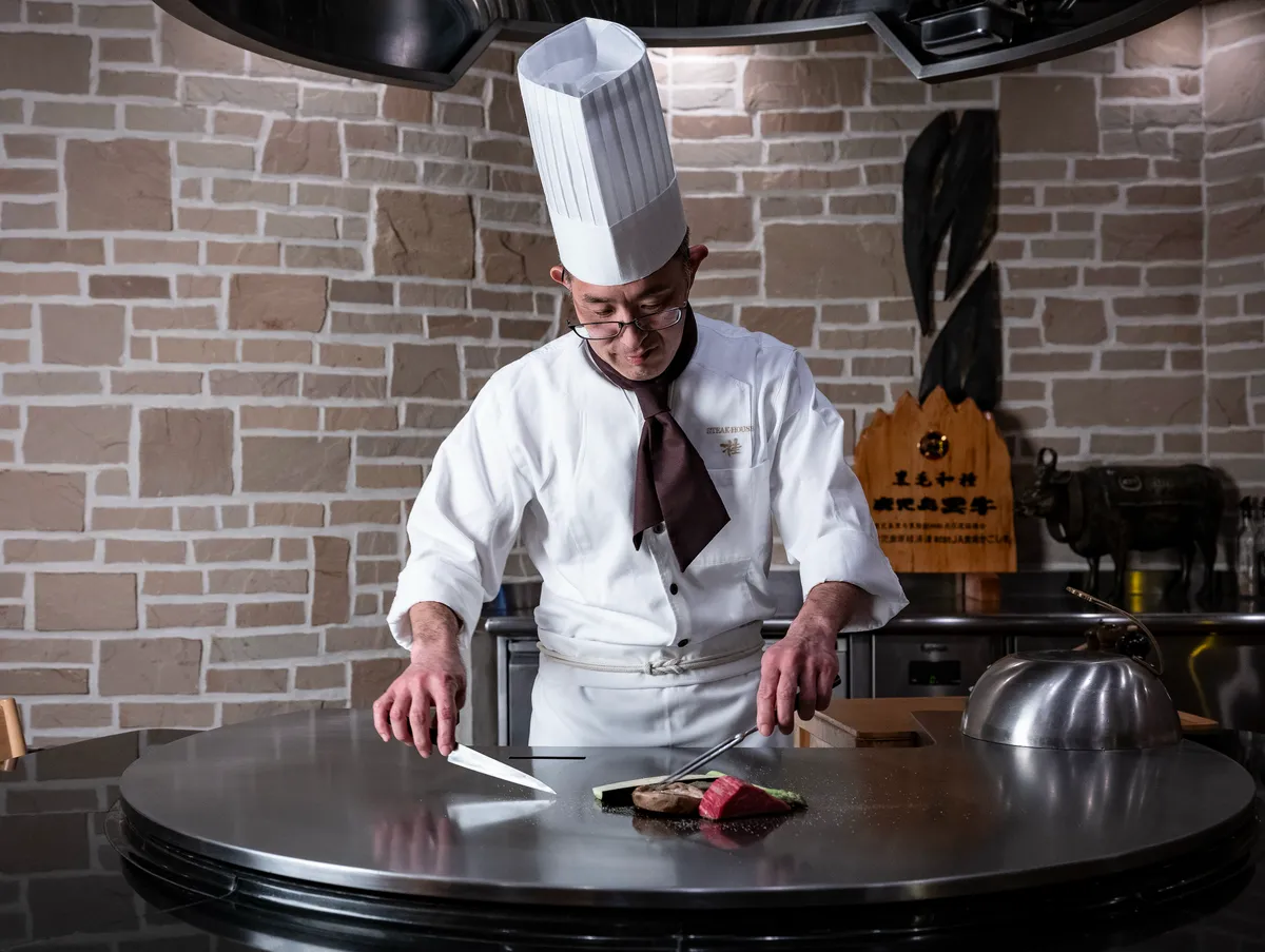 【半個室or完全個室確約★アニバーサリーディナープラン】感動の食体験〜活伊勢海老や黒毛和牛ステーキを含む贅沢な鉄板焼きコース★炎の演出 鉄板デザートでサプライズ〜赤羽橋徒歩2分★ザ・プリンス パークタワー東京の写真 3