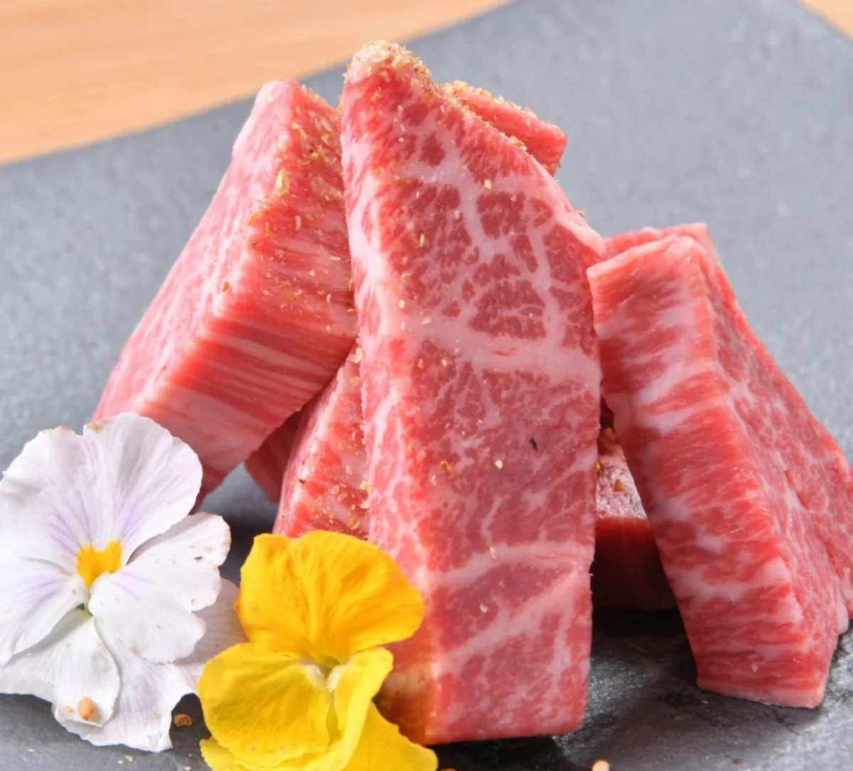【個室確約 接待・会食/顔合わせ向けプラン】極上焼肉コース全10品★メッセージプレート＋2時間飲み放題付き★北新地駅すぐの上質空間で大切なひとときを★ 料理