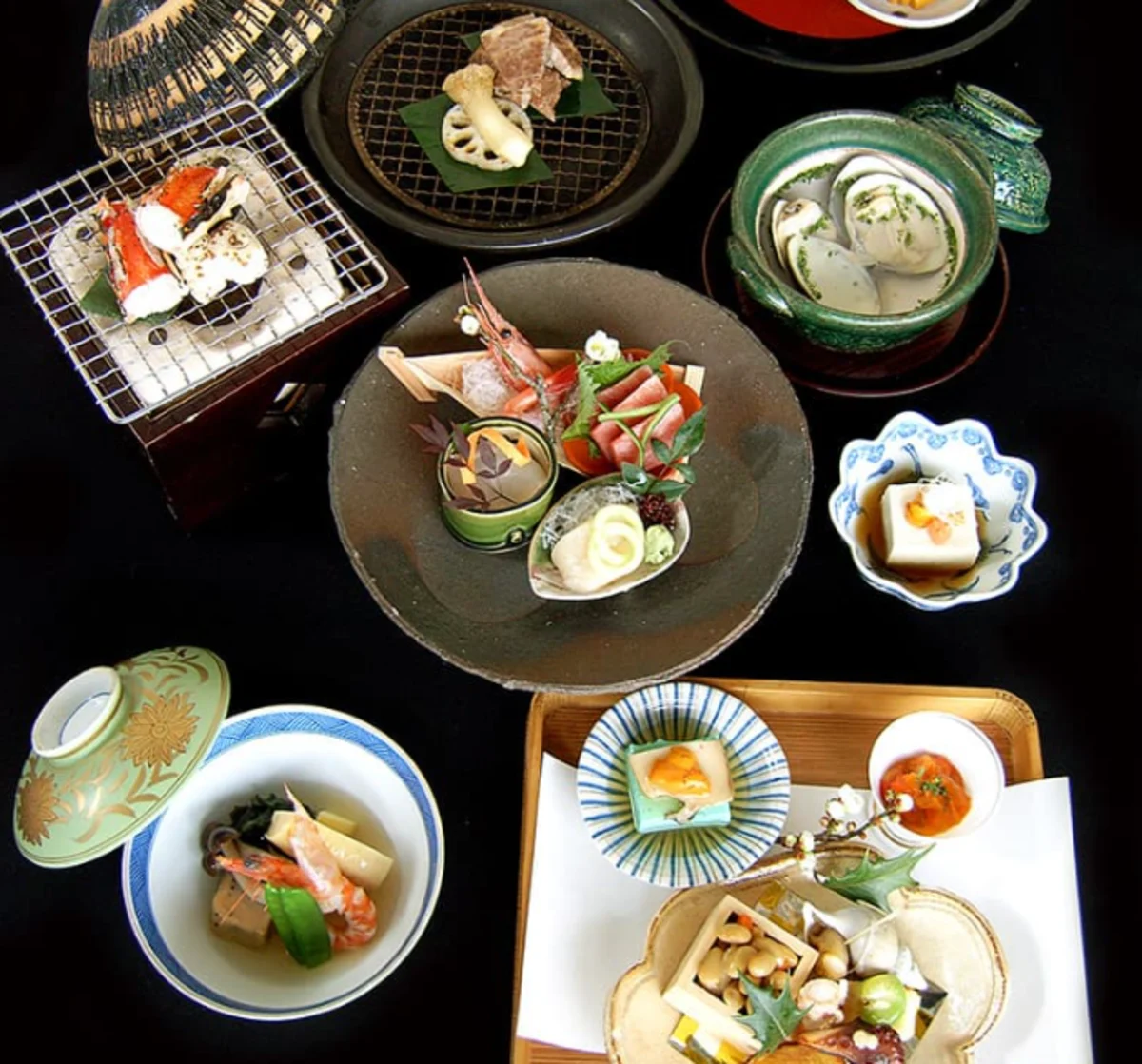 職人の技が輝く、旬の厳選素材を活かした懐石料理 | 【最大30名様×個室確約×大人数でのお祝いプラン】旬の恵み×最高食材を丁寧に紡ぐ懐石コース★大宮の老舗料亭で過ごす特別な一日