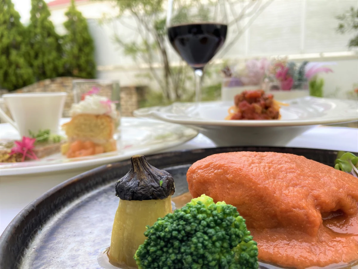 【Anny限定アニバーサリープラン】彩り鮮やかなイタリアンランチコース＋乾杯スパークリングワイン＋メッセージプレート＋記念撮影★古都鎌倉に佇むチャペル造りレストラン★ 2