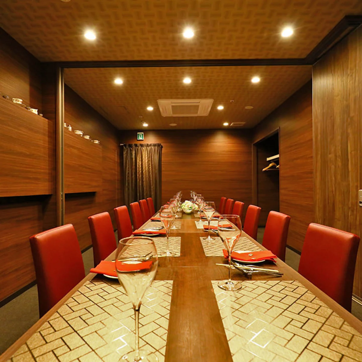 【還暦・米寿・銀寿プラン】目の前で仕上げる演出のお料理が人気のコース！お祝いのプレート付きとお手土産付き！ 座席
