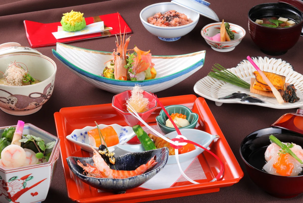 ご両家の門出を華やかに彩るお祝い会席 | 最大8名様【個室確約★老舗高級ホテルで結納・お顔合わせ】旬食材を堪能する季節の会席コース~奏~ 全10品★ホテル椿山荘東京で家族のご縁を結ぶひととき