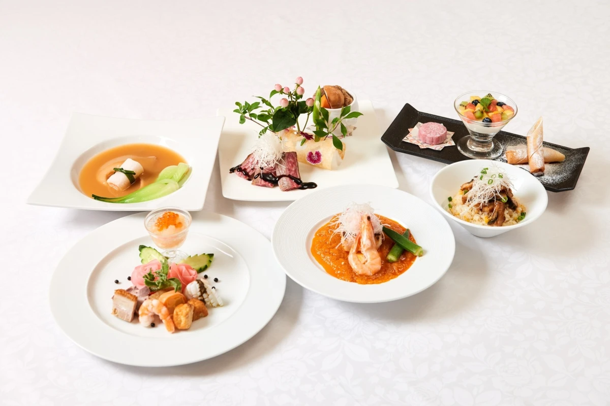 北京ダックなどの本格派中国料理を堪能 | 【最大10名様 半個室確約×顔合わせ･結納プラン】北京ダックを含む全7品〜慶祝栄華コース〜＋乾杯ドリンク★ホテルマロウド筑波でご両家の絆を深めるひととき★