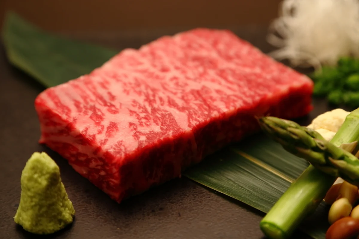 “肉割烹 喰心”のスペシャリテを楽しめるコース