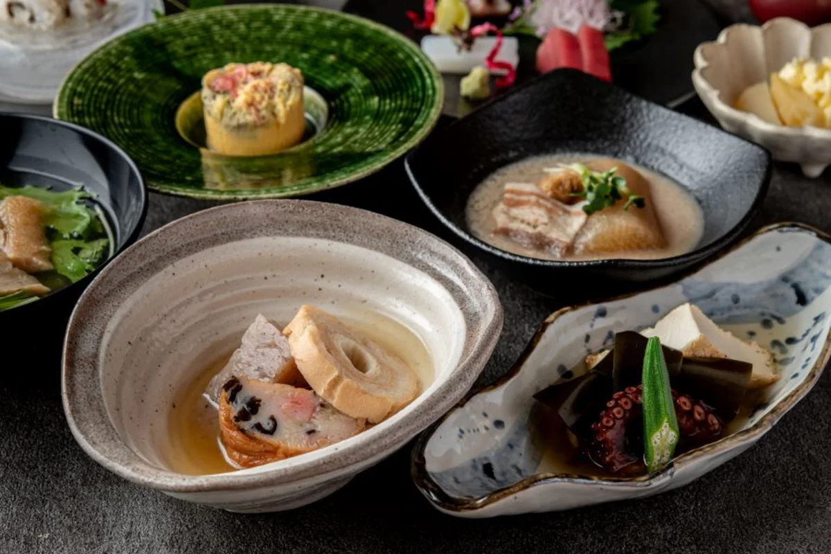 【個室確約★還暦・長寿祝いプラン】おでんや土鍋ご飯など創作おでん会席全11品★心斎橋の上品な和の空間でお祝い 3