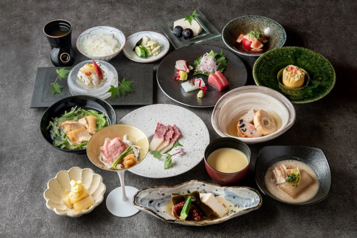 【個室確約★還暦・長寿祝いプラン】おでんや土鍋ご飯など創作おでん会席全11品★心斎橋の上品な和の空間でお祝い 4