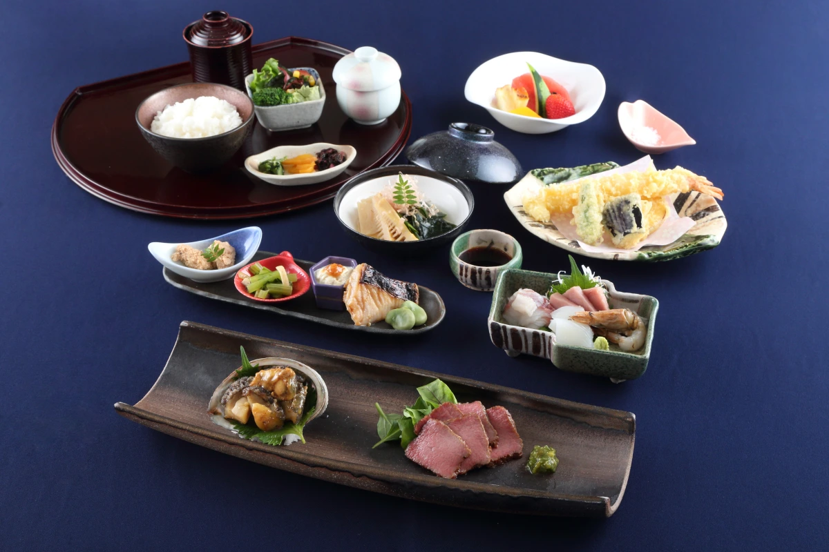 四季折々の本格和食とお酒の極上マリアージュを堪能 | 【5名様~20名様まで完全個室×結納・顔合わせプラン】産地直送食材を使った四季折々の本格和食全11品★飲み放題追加可★ホテルビナリオ梅田で過ごす特別なひととき