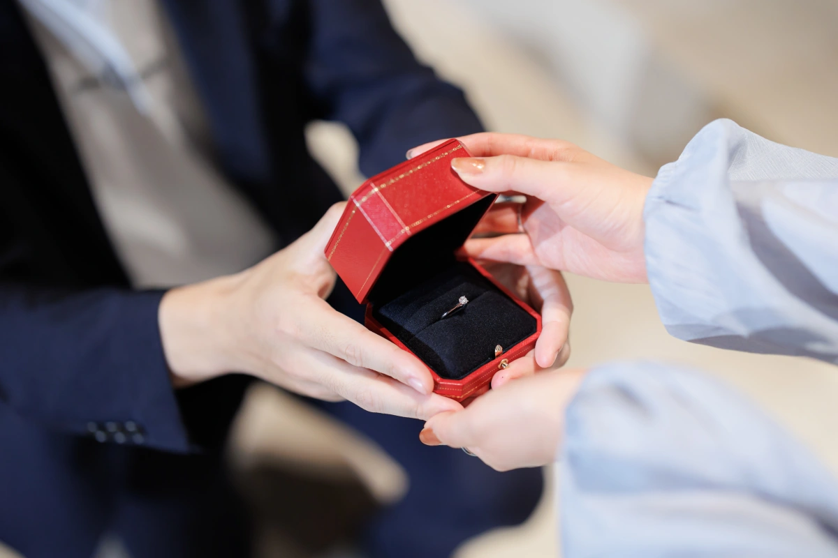 【結婚相談所にて成婚されたカップルさん限定!バラ12本付きプラン】個室確約!旬を味わえる和食コース+乾杯ドリンク+オーダーメイドのデザートプレート★プロポーズプランナーの事前打ち合わせ付★【プロポーズ丸投げプラン!】の写真 5