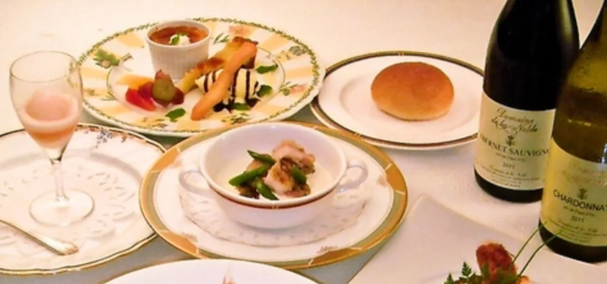 【個室確約×接待・会食プラン】茨城の恵み×シェフのひらめきが織りなすフレンチコース★ウェルカムドリンク×メッセージ付きプレート&記念撮影つき+ケーキ追加可★緑に包まれた洋館で心に刻むひとときをの写真 4