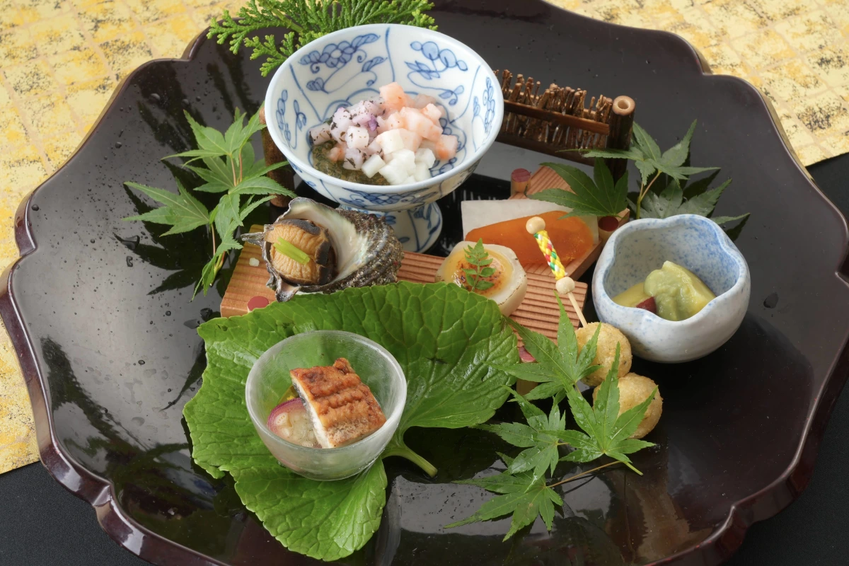 黒毛和牛サーロイン含む豪華懐石料理 全9品＋乾杯スパークリング＆メッセージ付きケーキ＆記念写真付きお土産用ワイン 9