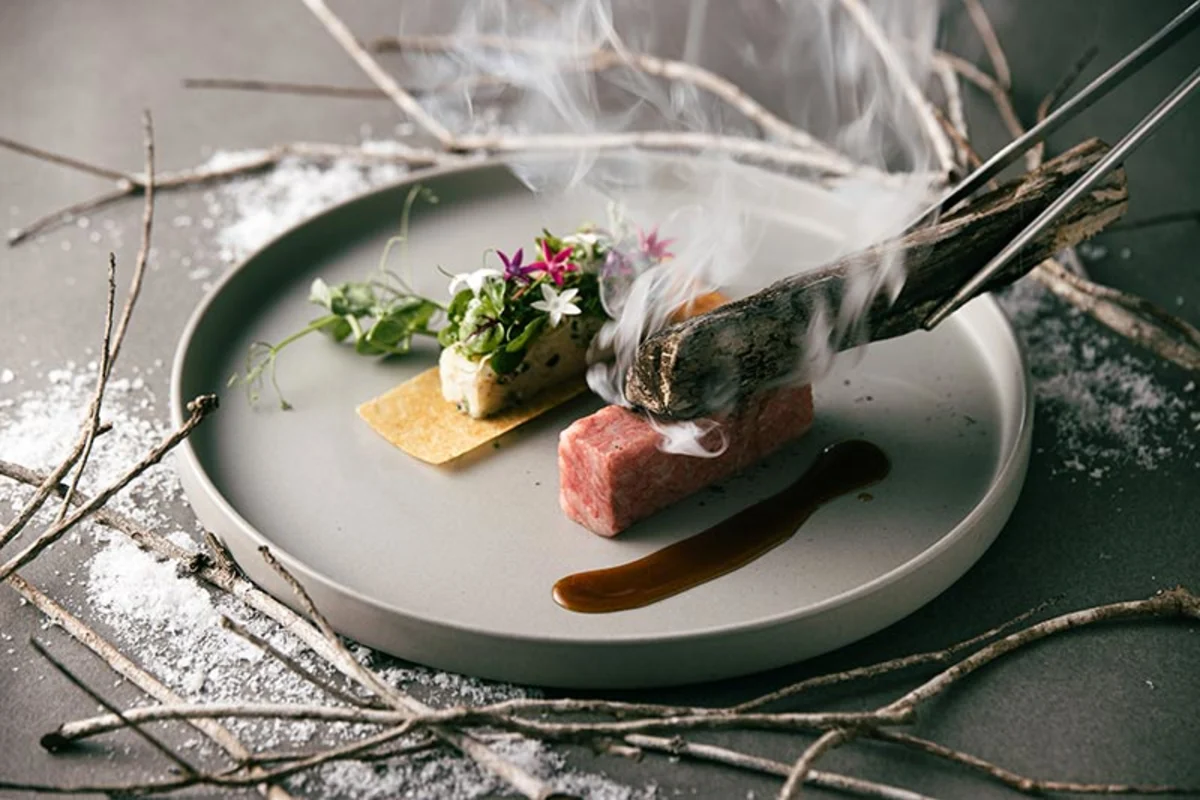 【プロポーズプラン】プライベートサロン貸切＋全4品コース＋乾杯用グラスシャンパン＋108本のバラの花束★タキシードレンタルあり★神戸の夜景を眺めながら記憶に残るプロポーズを！の写真 4