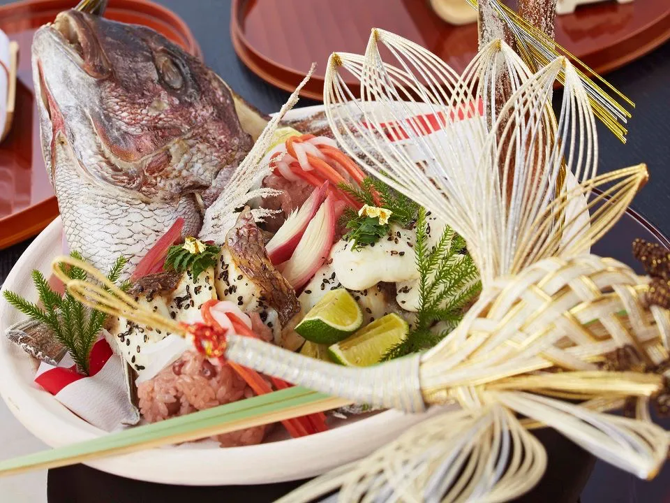 【5〜22名様 / 個室確約★ご家族様で祝う結婚記念日に】写真館での記念撮影付き*鯛姿赤飯を含むお祝い会席全8品+乾杯用スパークリングワイン★ご家族様の笑顔あふれるひととき〜アクセス良好◎大阪駅徒歩3分・ホテルモントレ大阪の写真 1