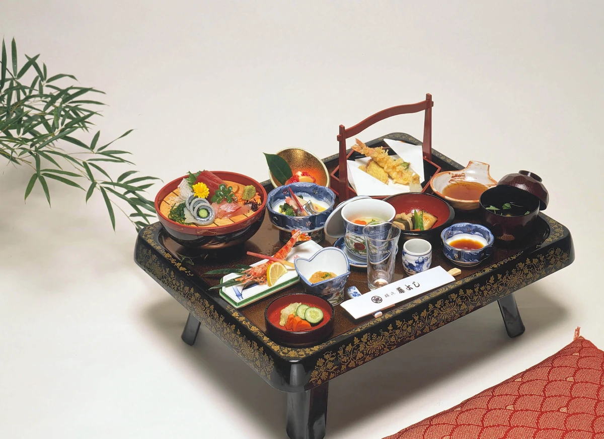 お慶びの日をさらに盛り上げる旬の素材と豪華なお料理 | 【個室確約 お食い初めプラン】味わい深い全9品の「信長御膳」+小鯛尾頭付きの豪華な「お食い初め膳」★横浜でお子様の成長をお祝い★