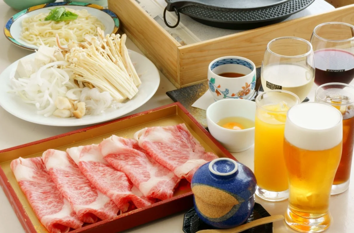 【アニバーサリープラン】料理長厳選のA5黒毛和牛を堪能!すき焼きorしゃぶしゃぶの選べるメインなど全7品★銀座の洗練された和空間で特別な時間をの写真 3