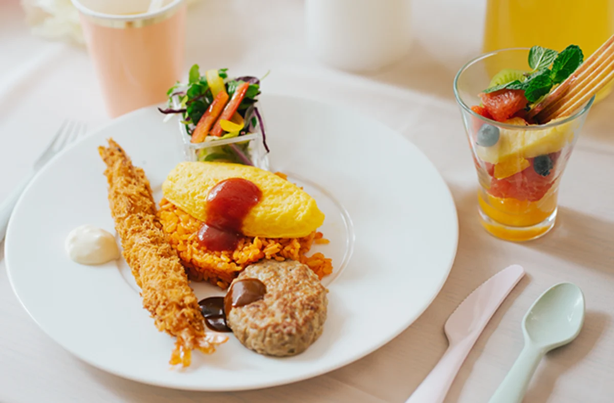 【個室確約 お子様記念日プランin 中洲】バルーン装飾した個室でパーティ！乾杯用ドリンク＋キッズランチ＋お誕生日ケーキ＋オリジナルデザート盛り合わせ＋お野菜クレヨン付きの写真 5