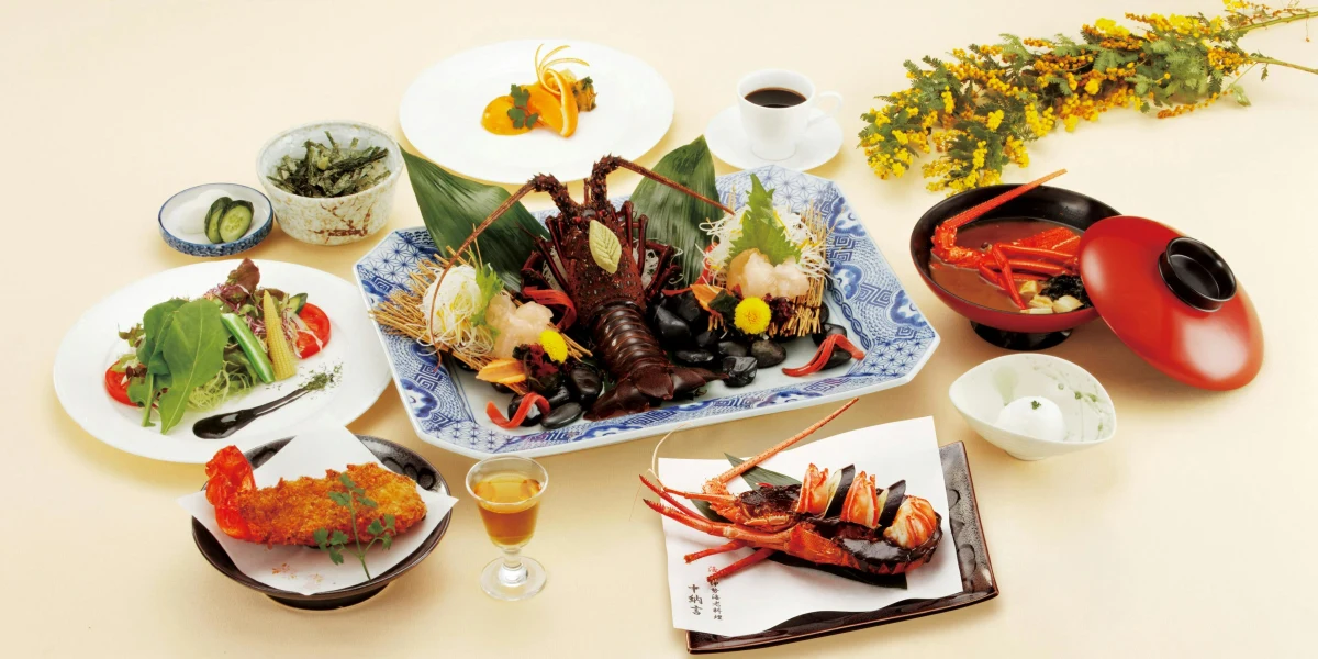 最大6名×大人数の退職お祝いにぴったり!伊勢海老づくしの贅沢10品ランチコース×メッセージカードでサプライズ演出◎神戸・JR三宮駅徒歩1分の絶景を望む好ロケーションで特別なひとときをの写真 4