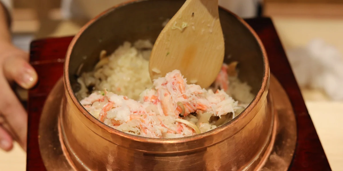 水へのこだわり | 【選べる個室×接待・会食プラン】美食の饗宴★極上のおまかせ懐石料理を堪能する上質なビジネスディナー★歴史ある京町家で大切なゲストをおもてなし