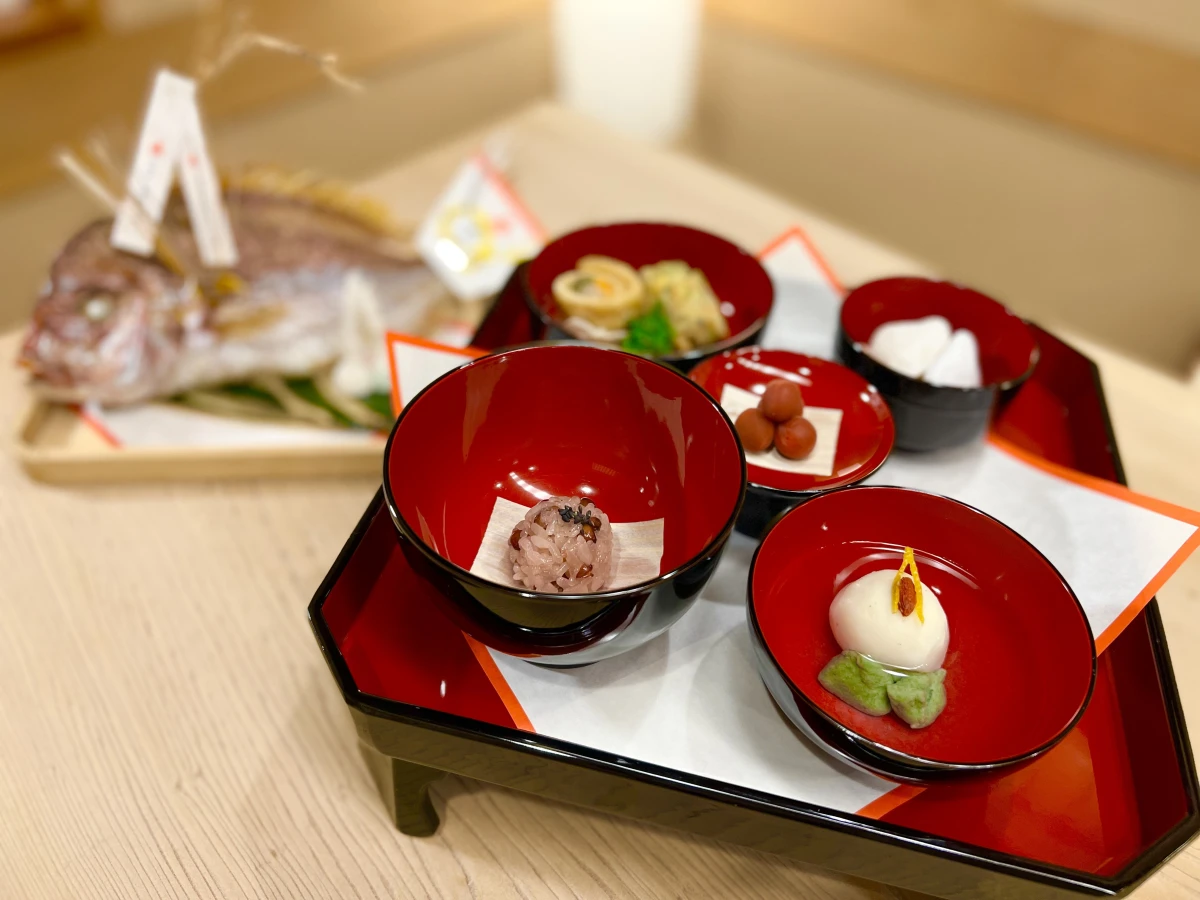 旬食材を楽しむ本格懐石&華やかなお食い初め膳 | 【個室確約 / お食い初めランチプラン】関内に佇むミシュラン二つ星店の本格懐石コース★大人2名様+お食い初め膳セット★