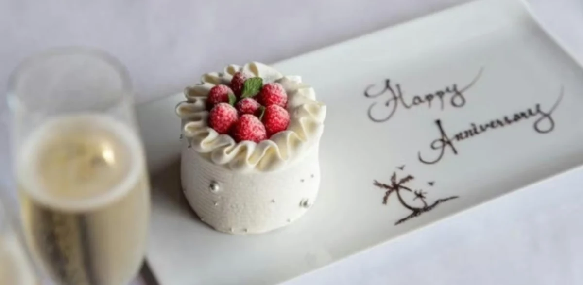 メッセージ入りホールケーキ