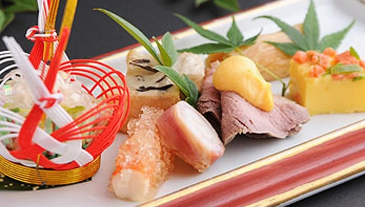 長寿祝いにふさわしい彩り鮮やかな五感で楽しむ豪華和食会席 | 36名までご案内◎【個室確約・ご長寿祝いプラン】最上級の豪華お祝い会席全11品 ~桜コース~ +乾杯ドリンク★33階からの美景と共に、アクセスの良い大阪駅前でお祝い!