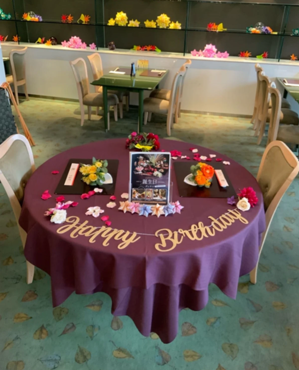 【明るく上質なテーブル席×誕生日ランチ＆ディナー】四季の恵みを映す職人懐石全3種★乾杯ドリンク＆特製バースデープレート＆記念フォト★日本橋三越新館で心華やぐ一日を 座席