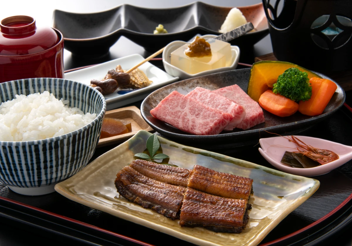 若狭牛とうなぎの極上饗宴が彩る特別な祝い膳 | 【2~12名様/個室orテーブル席★大人数でお祝いランチ】うなぎ×若狭牛の豪華競演!「伍助御膳」で贅沢なひとときを★熊川宿の名店で過ごす至福の昼下がり