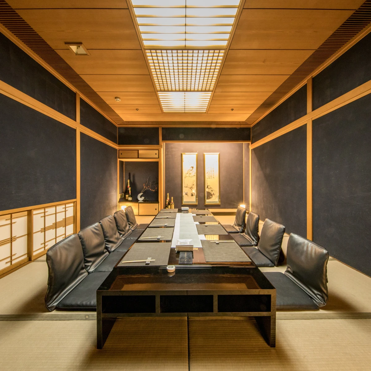 多彩な個室空間で叶える周囲を気にせず寛げるご両家ご会食 | 土日祝限定【最大14名様 / 完全個室確約★顔合わせランチ】選べる2種のフルコース！旬の鮮魚や熟成牛を堪能★名古屋駅近くの優雅なプライベート空間でご両家ご会食