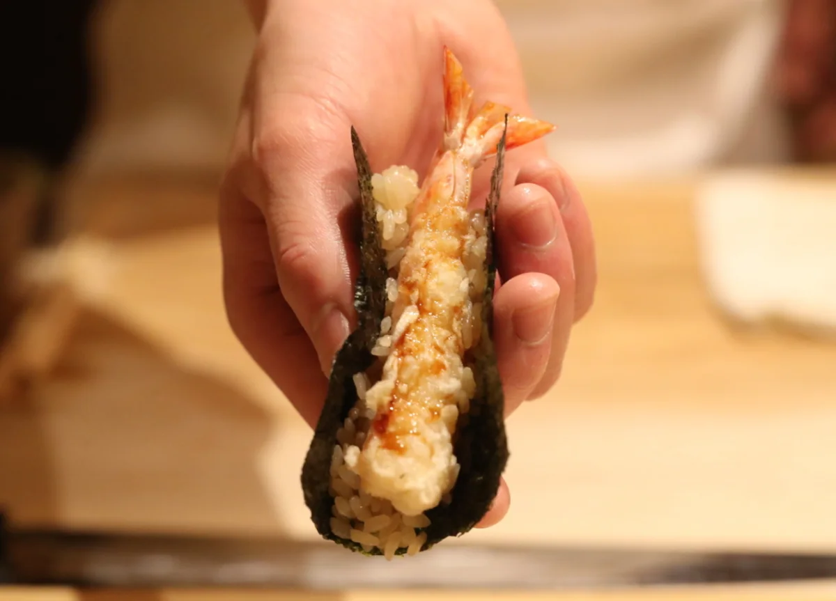 【最大11名★お祝いランチ】若手職人が握る創作くずし寿司のおまかせコース★15貫＆3品の創作小皿料理＋乾杯スパークリングワイン＆メッセージ付きプレート★中目黒で祝う特別な日 料理
