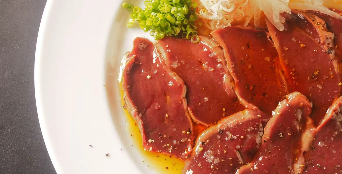 【Anny限定】アトベ式熟成肉を味わう★和牛ステーキサンドや名物の牛のタルタル含む、熟成肉堪能ディナー全8品＋メッセージ付きプレート 4