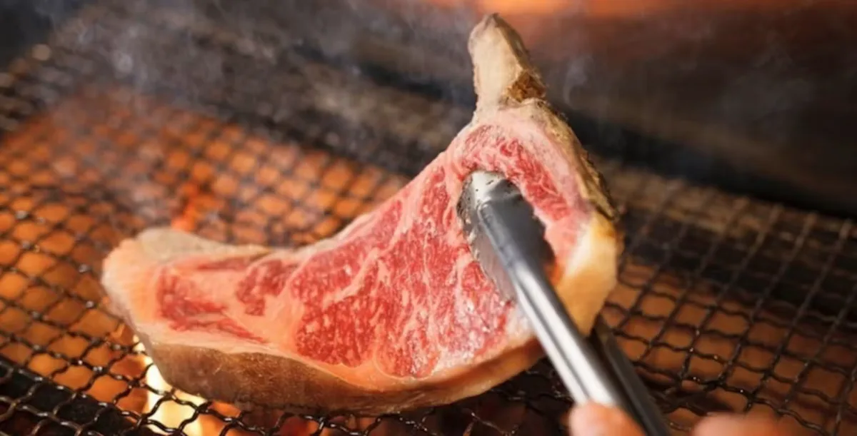 【最大20名×Anny限定お祝いプラン】アトベ式熟成肉を味わう★和牛ステーキサンドや名物の牛のタルタル含む、熟成肉堪能ディナー全8品＋メッセージ付きプレート★麻布十番駅から徒歩3分の写真 3