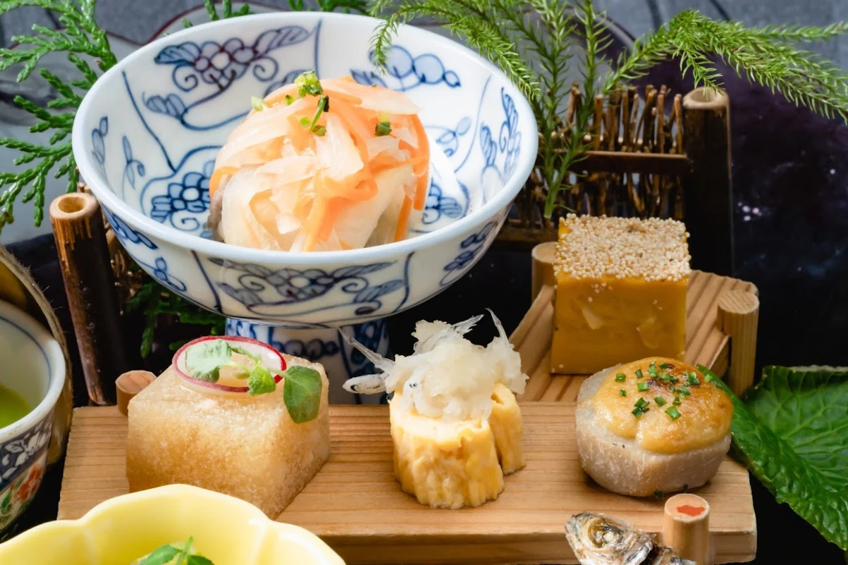 【和モダン個室確約 / 還暦・長寿祝いプラン“蒼穹”】自家製生ケーキ付き懐石料理全8品＆乾杯酒★青山通りに面した上品な日本料理店★ 4
