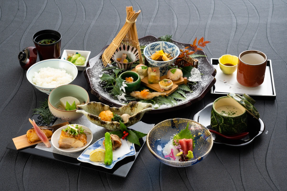 【和モダン個室確約 /4名~8名★還暦・長寿祝いプラン】自家製生ケーキ付き懐石料理全8品&乾杯酒★青山通りに面した上品な日本料理店★【有料オプションでちゃんちゃんこあり】の写真 2
